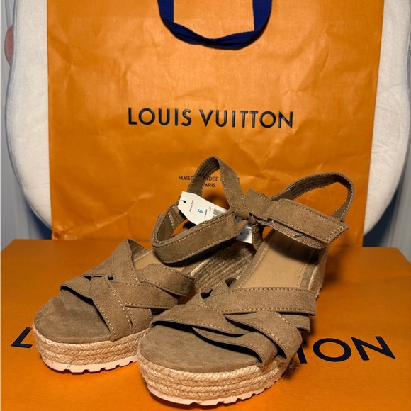 Time and Tru Brown Wedge Sandals - Picture 2 of 3